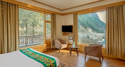 Treebo M R Villa Room Type - Deluxe Room With Mountain View