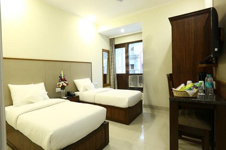 Hotel Rainbow - Tap to explore photos