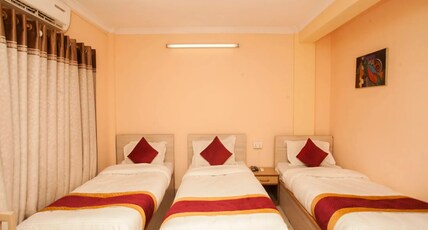 Hotel Mountain Gateway Room Type - Deluxe Triple Room 3 Single bed