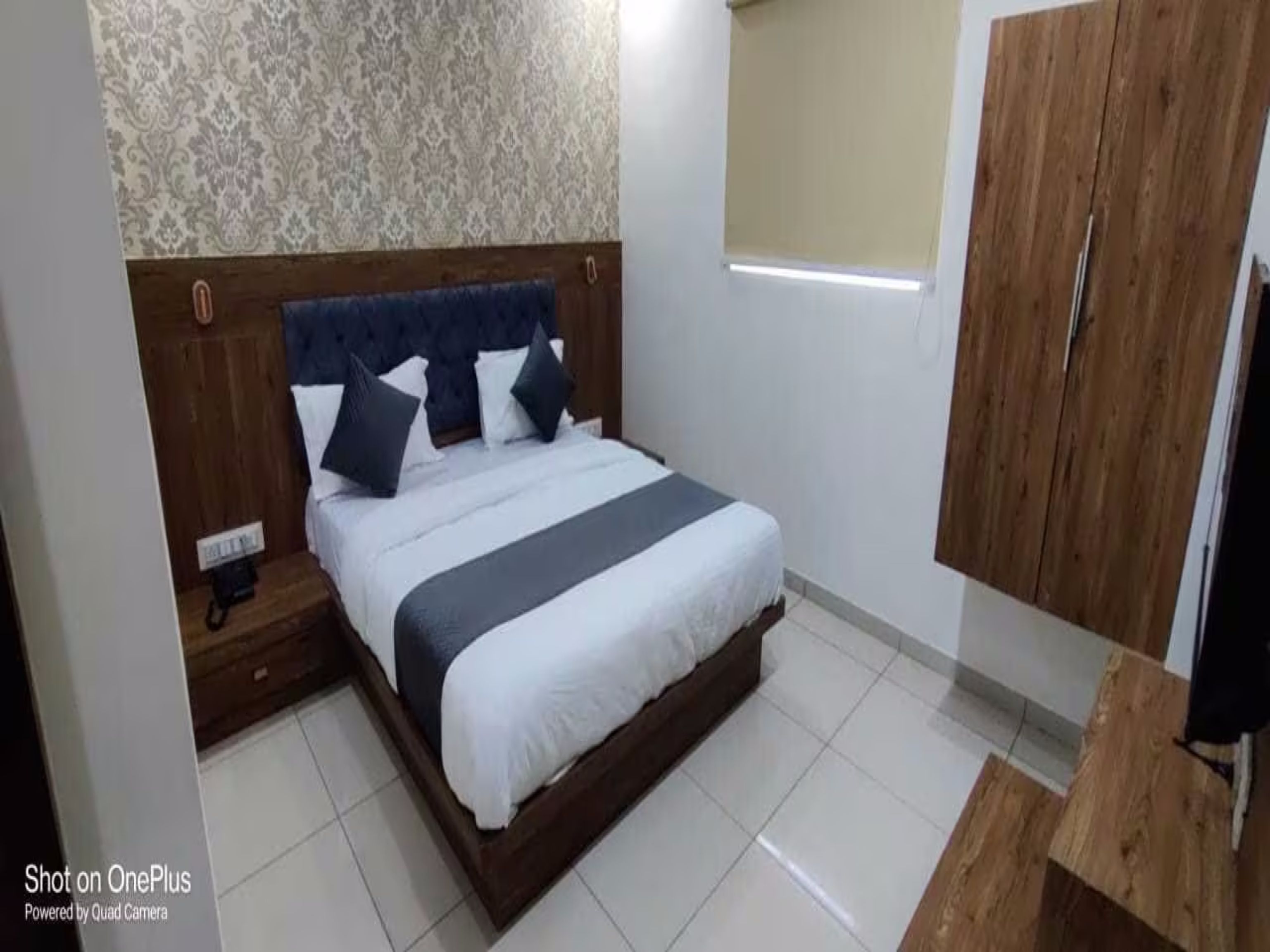 Hotel O Rooms - Tap to explore photos