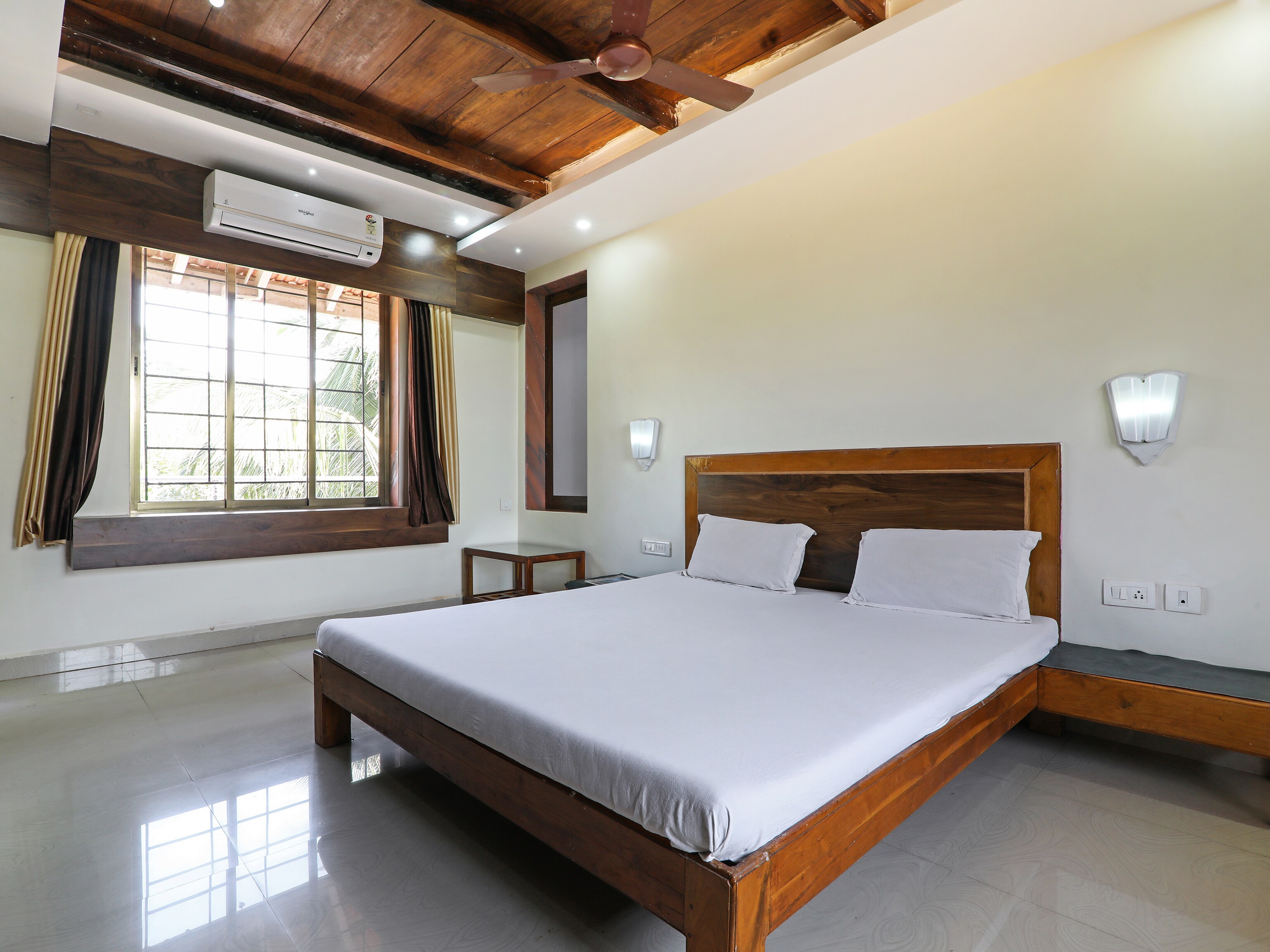 Gajanan Holiday Home - Tap to explore photos