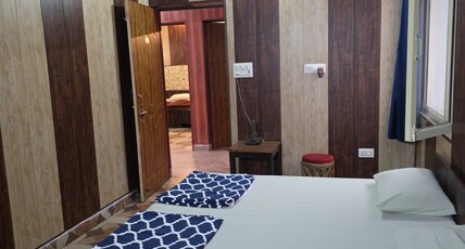 UDS CAFE AND HOMESTAY Room Type - Deluxe Bed Room