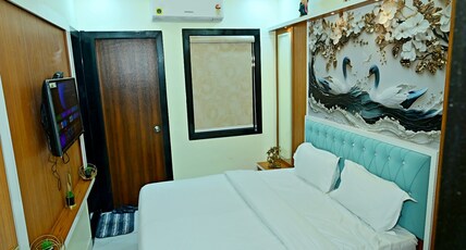 Gehlot Paradise Hotel & Restaurant Room Type - Deluxe Room