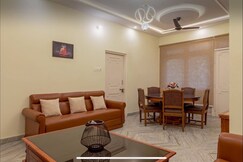 Ravideep  Spacious 4BHK Home in City Centre