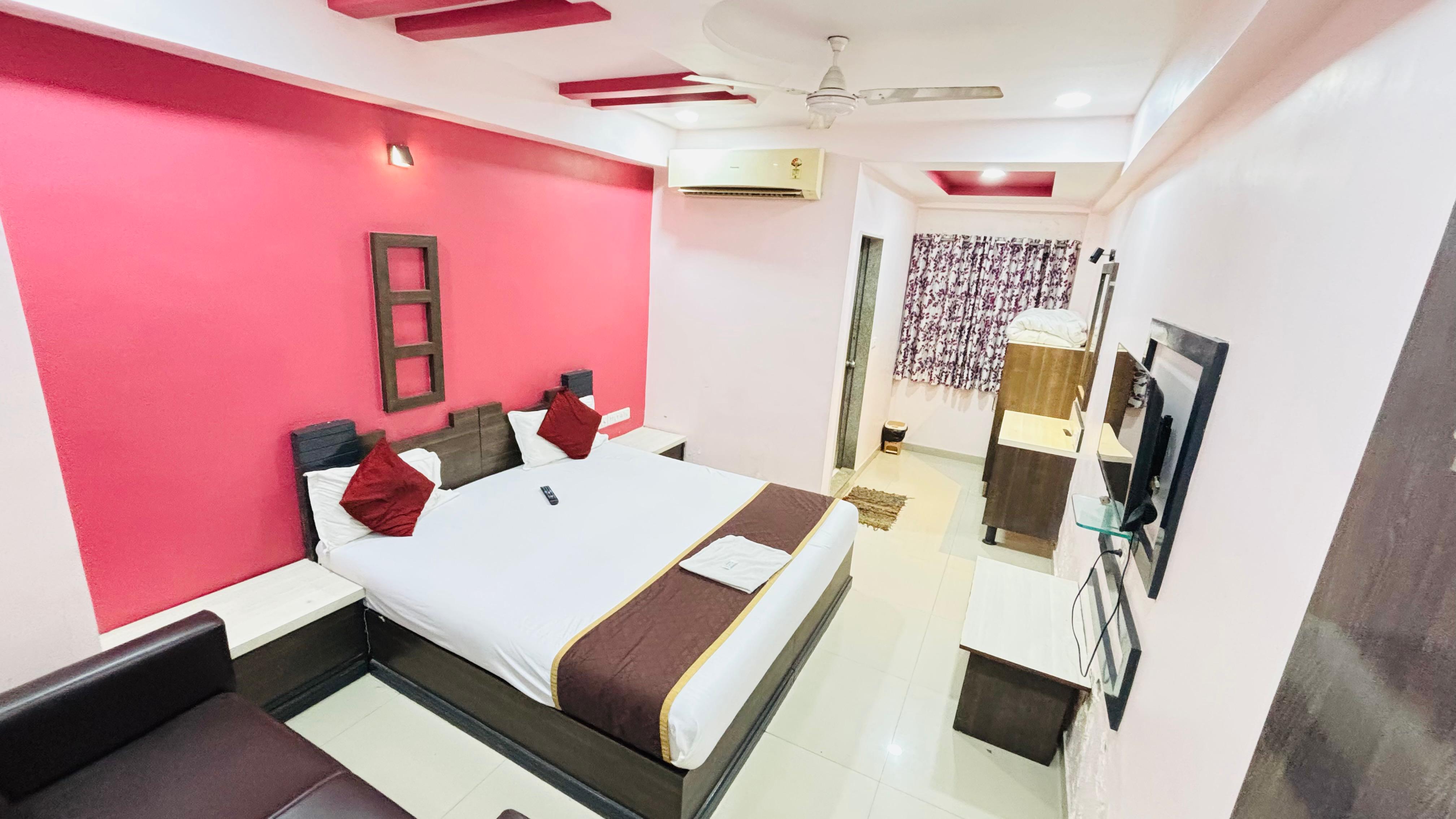 Hotel Shree Sai Palace - Tap to explore photos