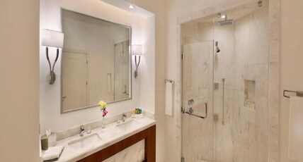 Hilton Makkah Convention Hotel Room Type - KING EXECUTIVE STE W  VIEW