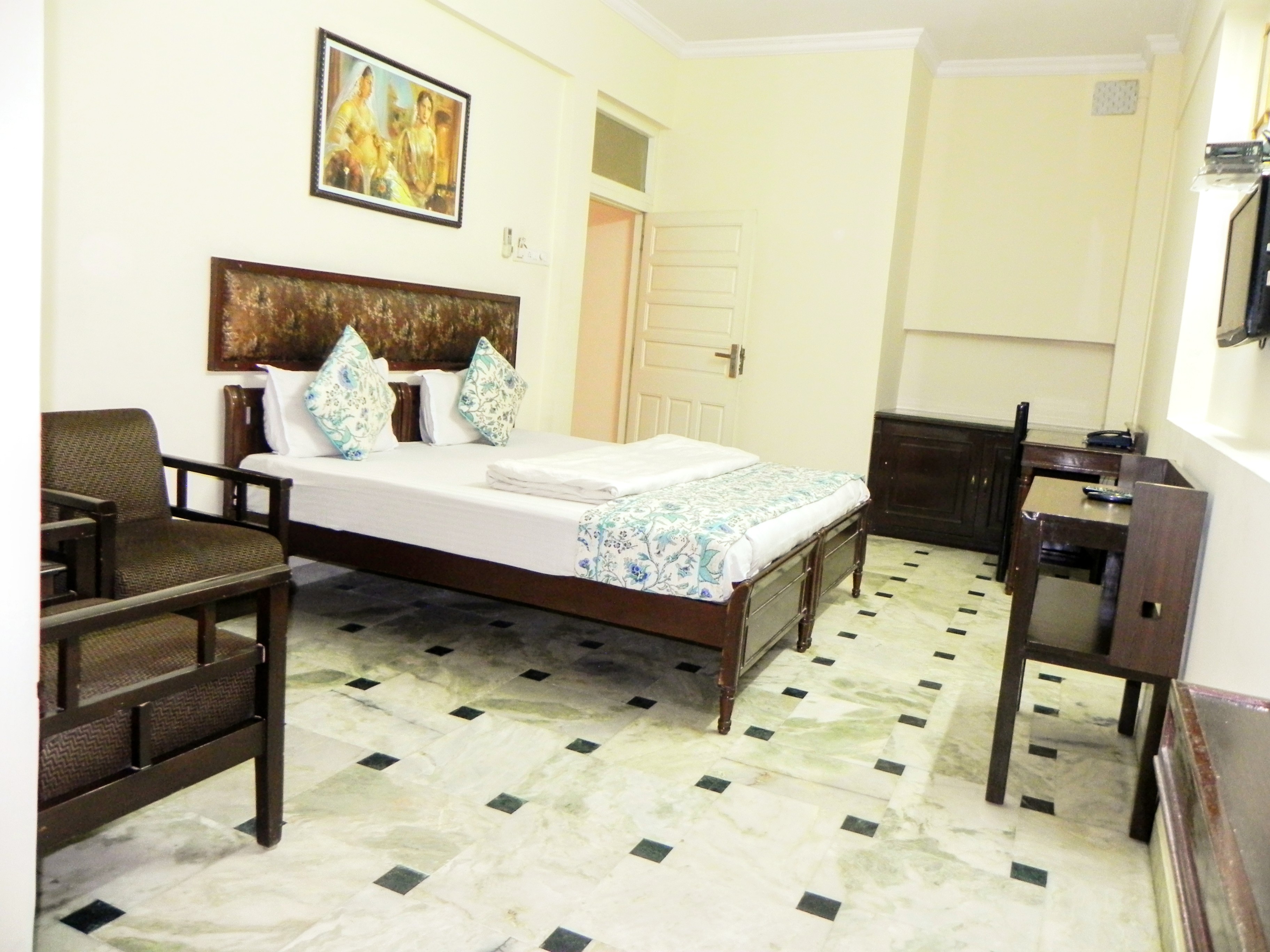 Hotel Kishan Kunj  - Tap to explore photos