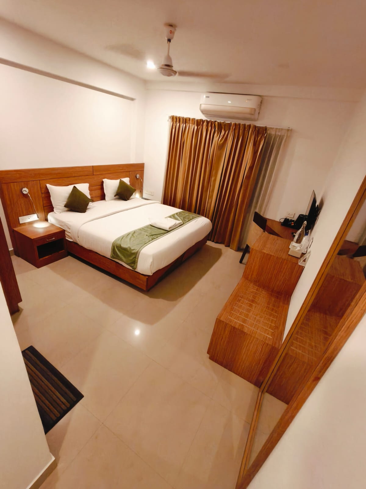 Kings Regency - Tap to explore photos