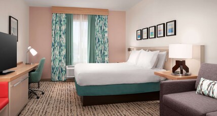 Hilton Garden Inn Solomons Room Type - 1 KING BED W  BATHTUB