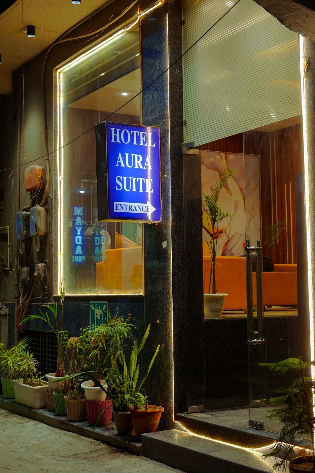 Hotel Renox Suites Near Delhi Airport - Tap to explore photos