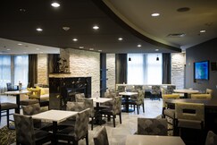 Holiday Inn Express and Suites Madison Central