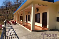 Hotel Tiger Fall Valley View