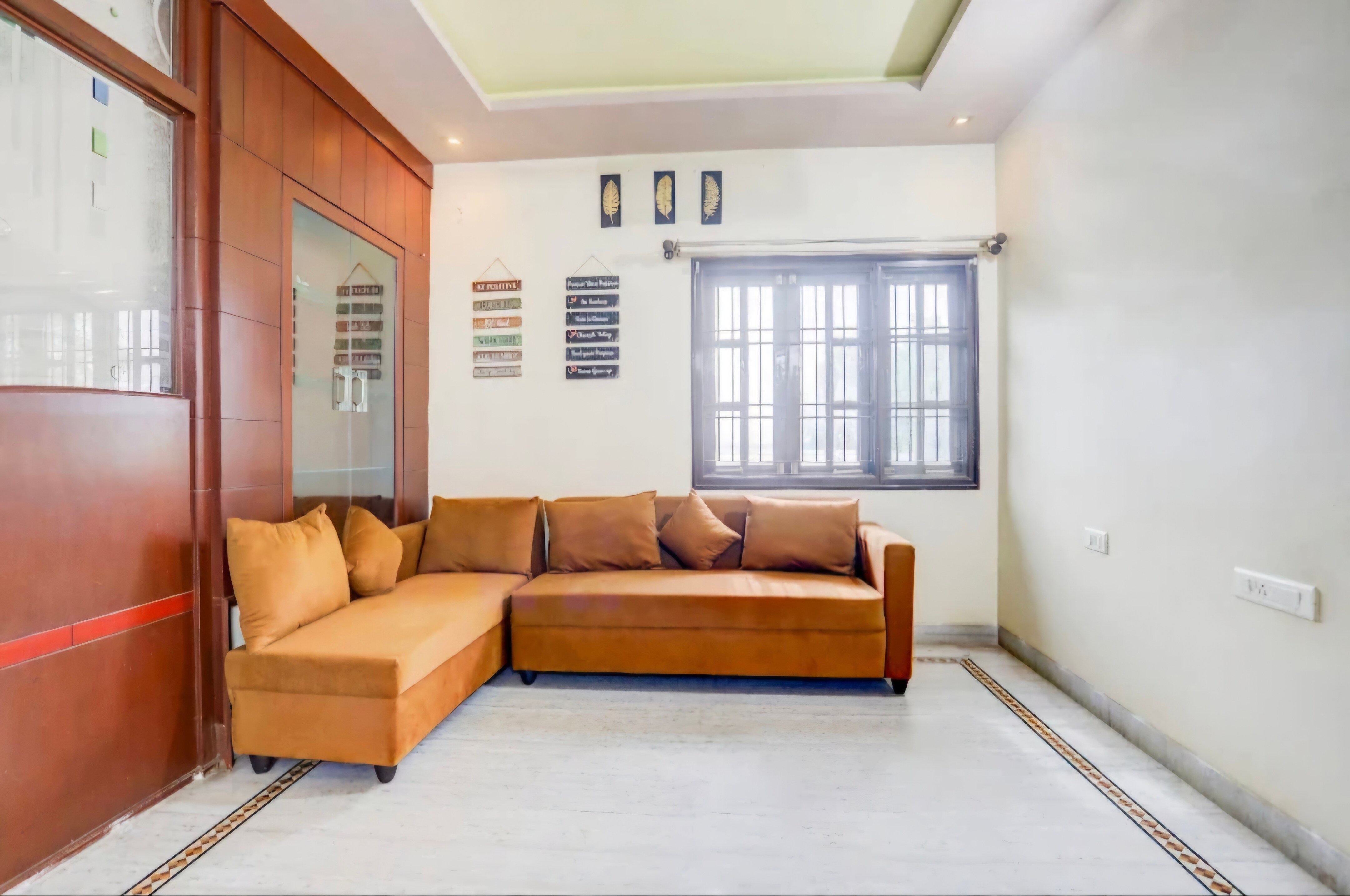 New MP - Tap to explore photos