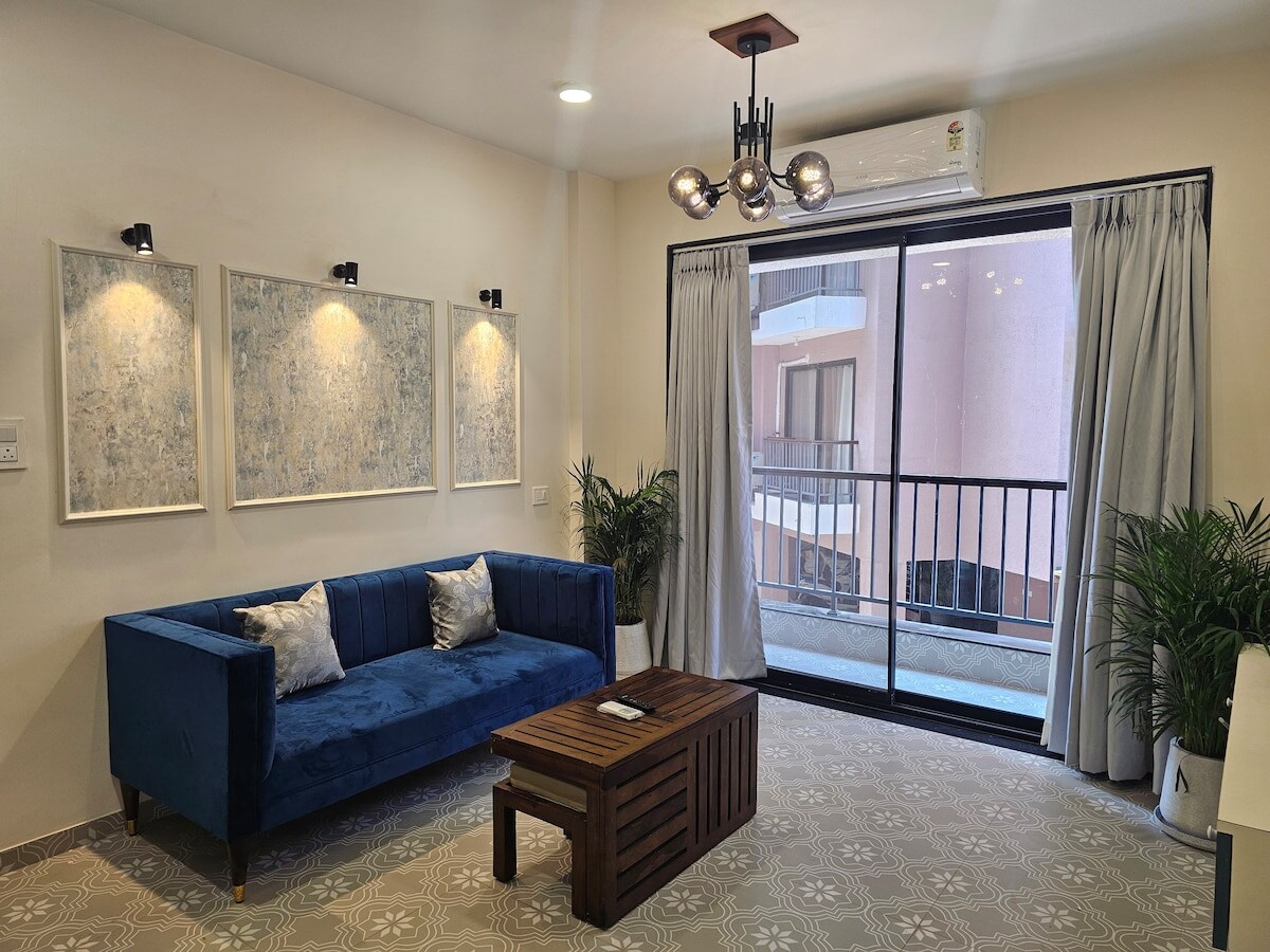 Comfy 1BHK Serviced Apartment Candolim A105 - Tap to explore photos