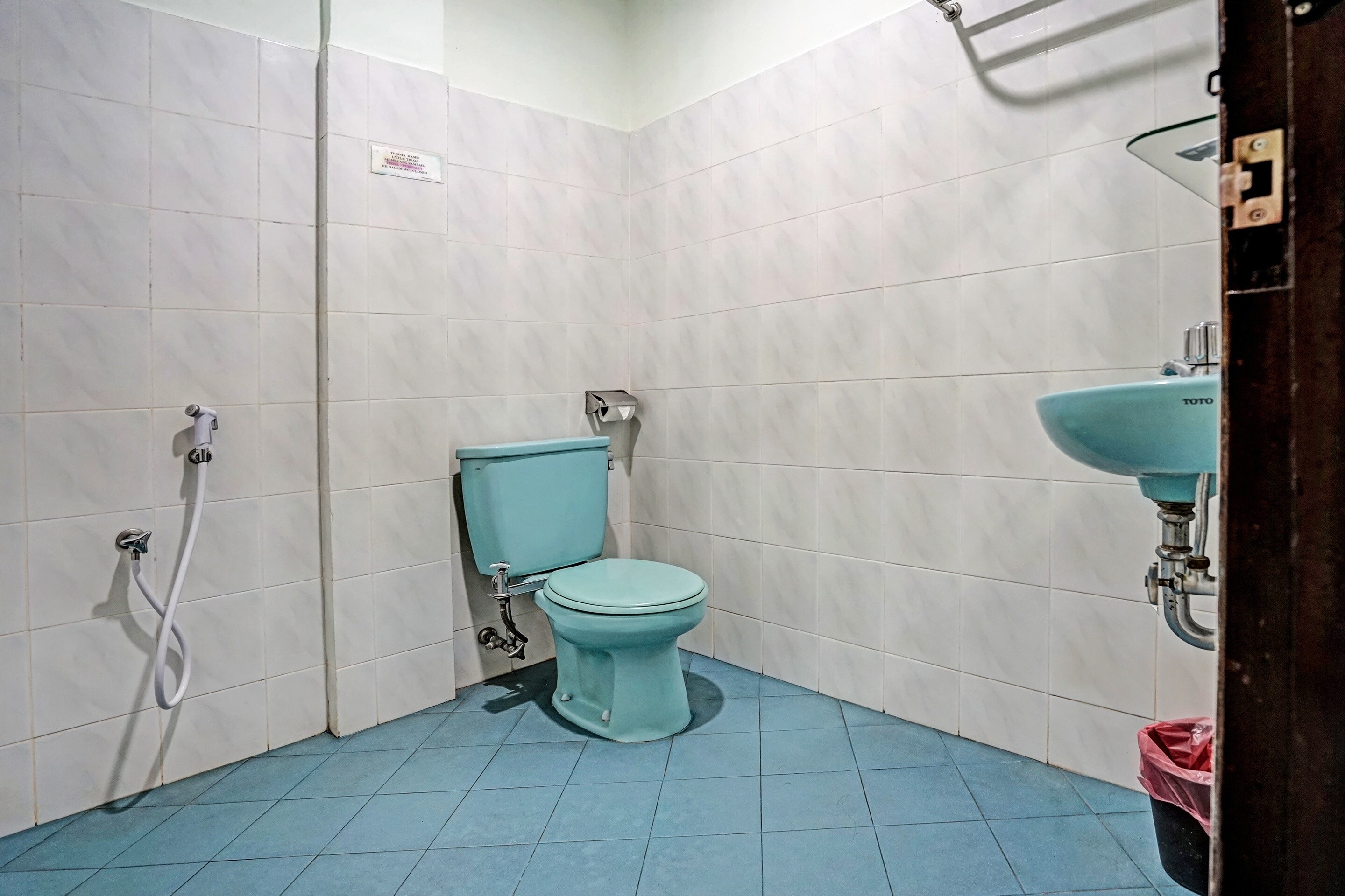 Hotel O Wisma Bari - Tap to explore photos