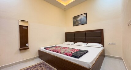 SHREE ANJANA HOTEL Room Type - Deluxe Double Bed Family Room SHREE ANJANA HOTEL Room Type - Deluxe Double Bed Family Room
