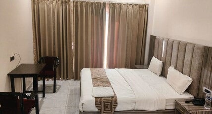 Trio Bliss Stayz Room Type - Deluxe Double Bed Room Trio Bliss Stayz Room Type - Deluxe Double Bed Room