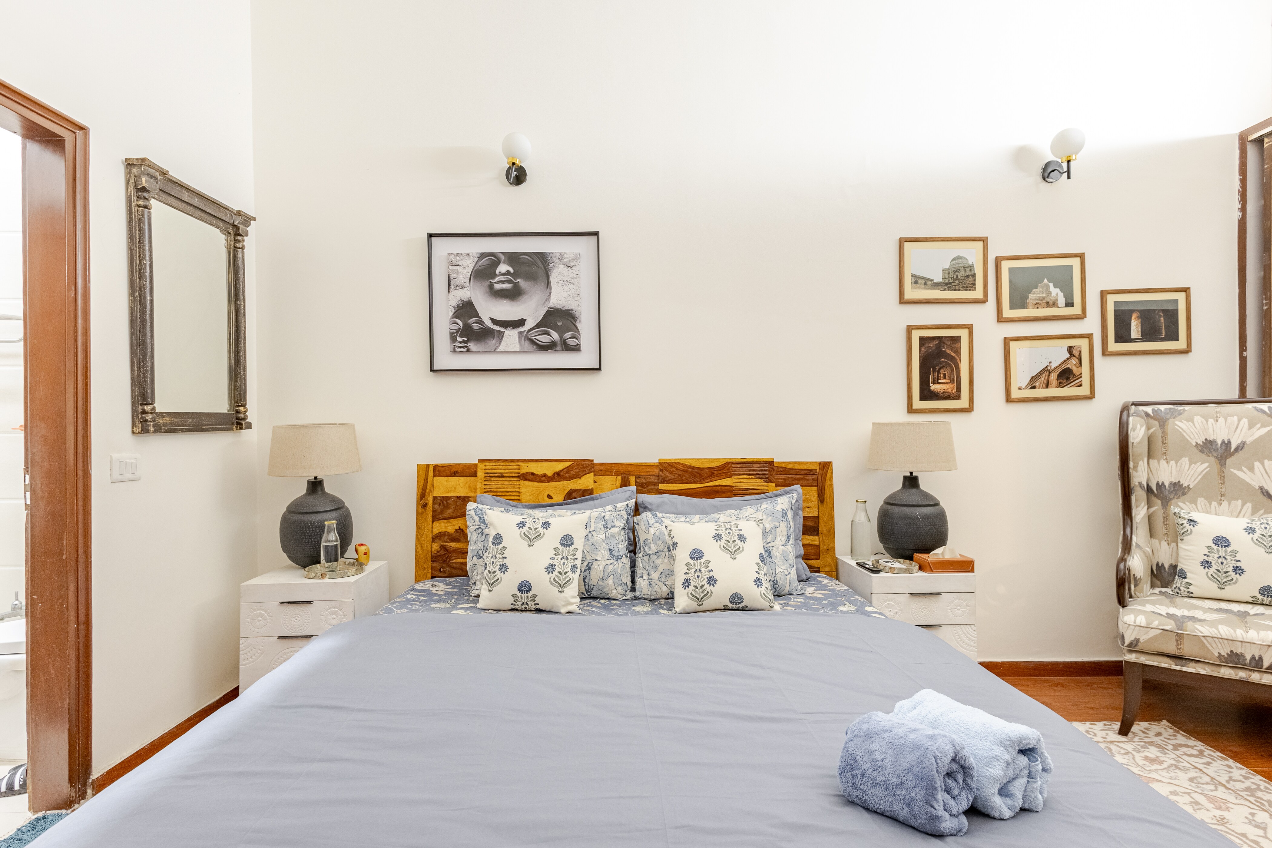 Nazm Plush 3bhk at Kalkaji - Tap to explore photos