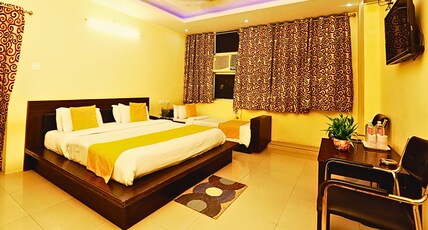 Hotel Nexus Room Type - Family Triple Room (1 Double Bed+1 Single Bed + 1Mattress)