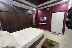 Asana Luxury 1 Bedroom Private Suite with Tub