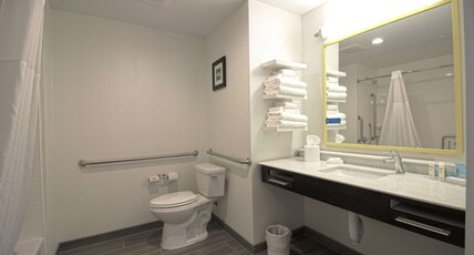 Hampton Inn by Hilton West Plains Room Type - 2 QNS HEARING ACC NOSMOK