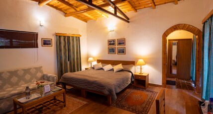 Avenida Snowcap Retreat Room Type - Family Cottage