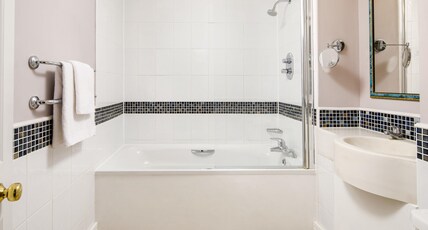 Mercure Gloucester Bowden Hall Hotel Room Type - Classic family room for 2 adults and 1 child