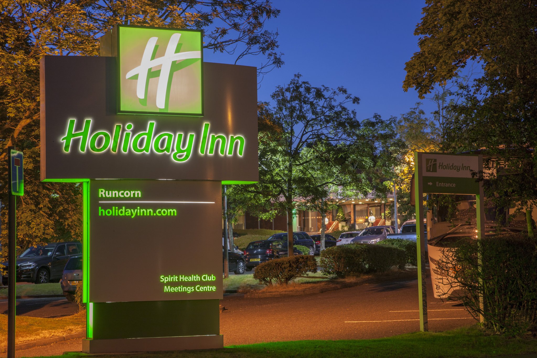 Holiday Inn Runcorn - Tap to explore photos