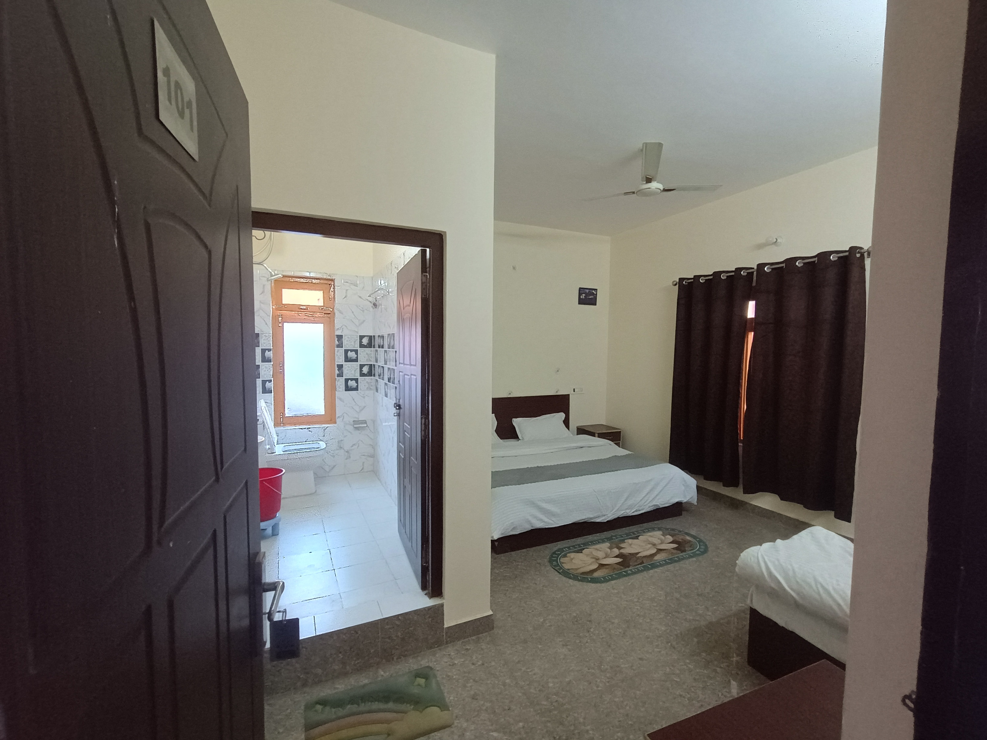 Vasudev Homestay - Tap to explore photos