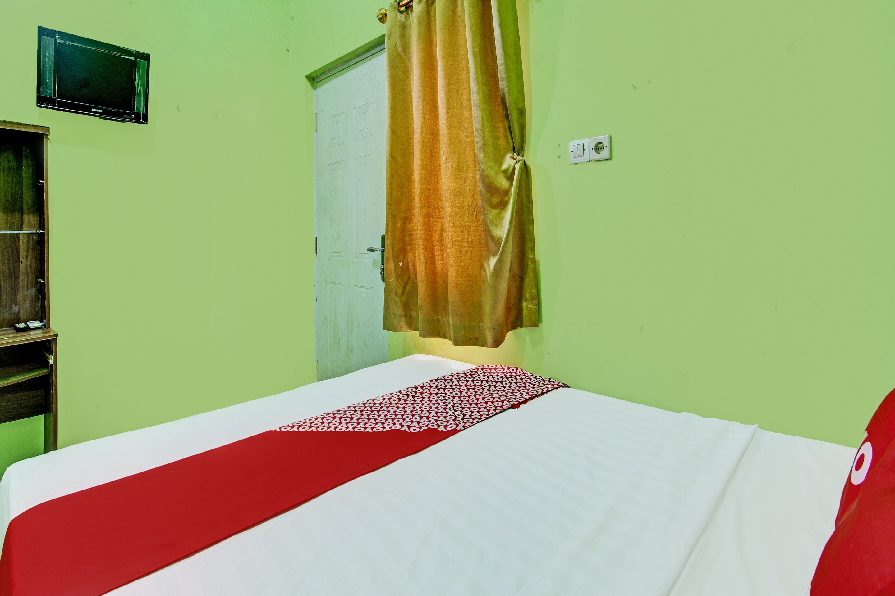 Hotel O Cahyo Kost 1 - Tap to explore photos