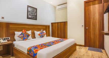 FabHotel Royal Touch - Patel Nagar Room Type - Premium Room