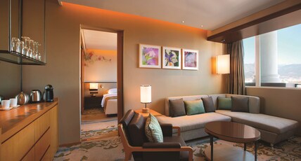 Hilton Garden Inn Lijiang Room Type - KING ONE BEDROOM SUITE