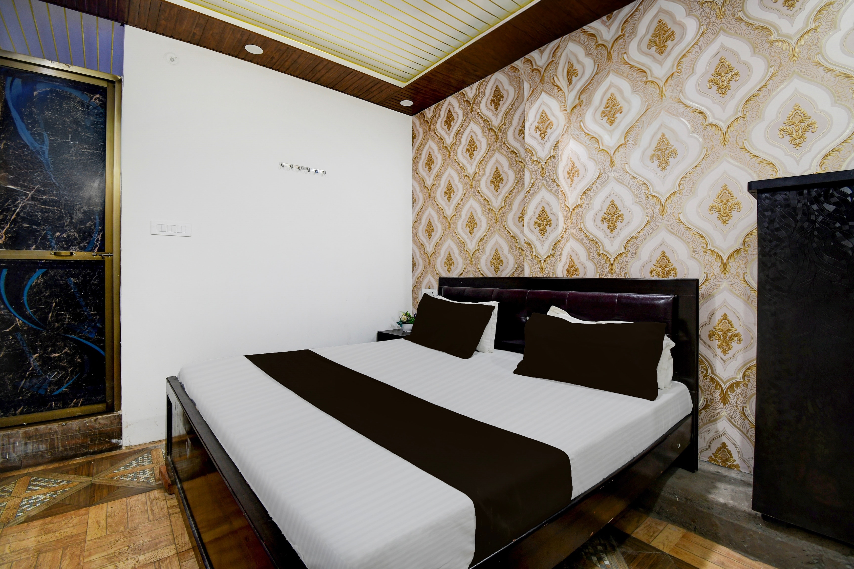 OYO Hotel O Ambedkar Park Gorakhpur Formerly Mayur Residency - Tap to explore photos