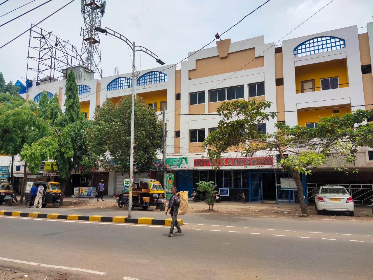 HOTEL KAMESWARI - Tap to explore photos