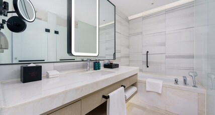 Crowne Plaza DALIAN XINGHAI Room Type - 1 King Standard