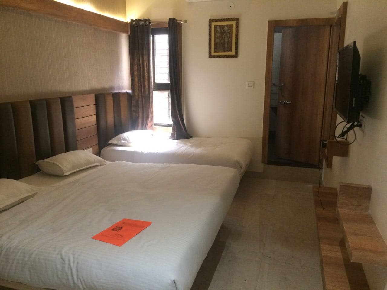 Hotel Park View ASHOKA - Tap to explore photos