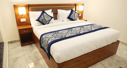 Hotel Sandal Tree Express Room Type - Premium Room