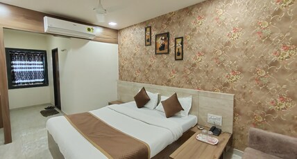 Hotel Palm Residency Room Type - SUPER DELUXE KING AC Room