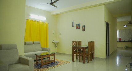Sri Sai Grande Inn. Room Type - 4 Bed Family Suite Room