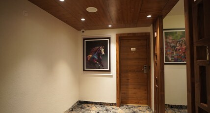 HOTEL ALVORA Room Type - Deluxe Room with City View