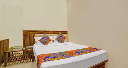 FabHotel Galaxy Inn - Nr. MIDC Andheri Room Type - Deluxe Room