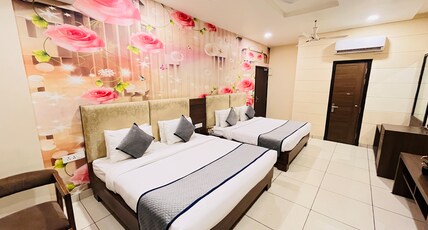 Hotel Karan Residency Room Type - Family Suite- 5 Mins Walk from Golden Temple
