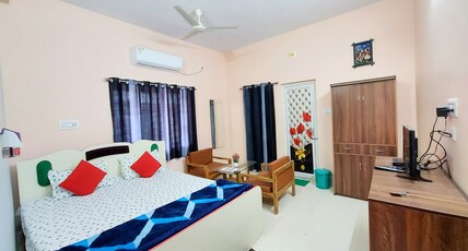 Zara homestay Room Type - Comfort Double Bed Room - Non Ac (Ground Floor)