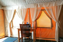 Address of Yrelka Holiday Camps | Rooms & Pool