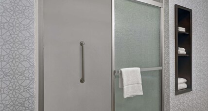 Hampton Inn Bath (Brunswick Area) Room Type - 1 KING W SOFABED NONSMOK