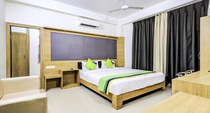HOTEL JAYSHA Room Type - DELUXE single room
