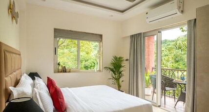 1BHK with Balcony & Pool, Near Candolim Beach Room Type - 1 BHK Apartment with Private Balcony - 6 1BHK with Balcony & Pool, Near Candolim Beach Room Type - 1 BHK Apartment with Private Balcony - 6