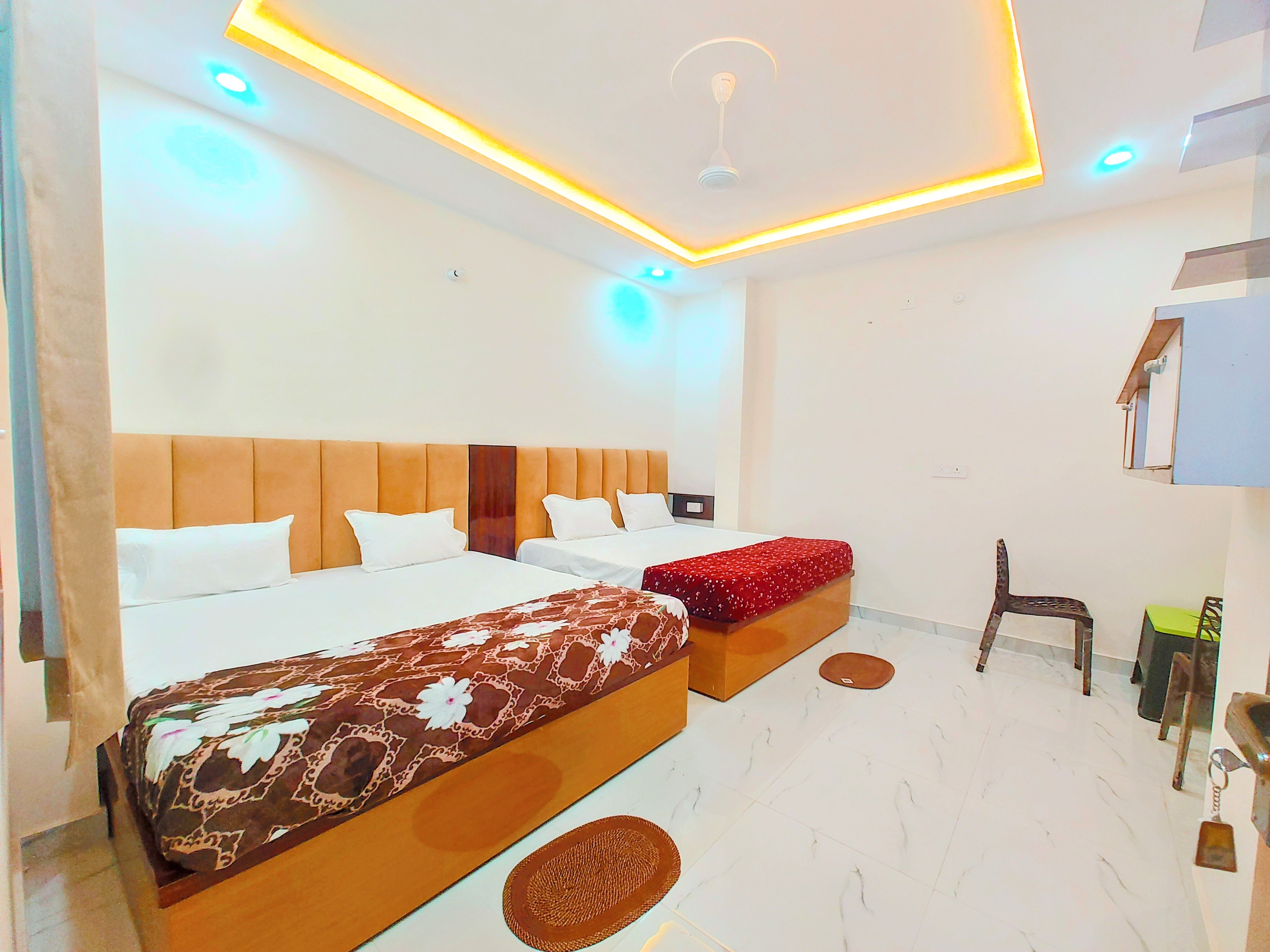 Hotel Awadh Star Palace - Tap to explore photos