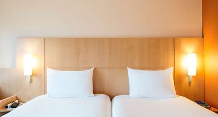 Ibis Schiphol Amsterdam Airport Room Type - Standard Room with twin beds