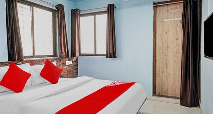 Hotel O Way Point Room Type - Classic with Balcony